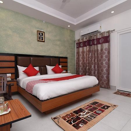 Capital O 13310 Noida Suites Exteriér fotografie
