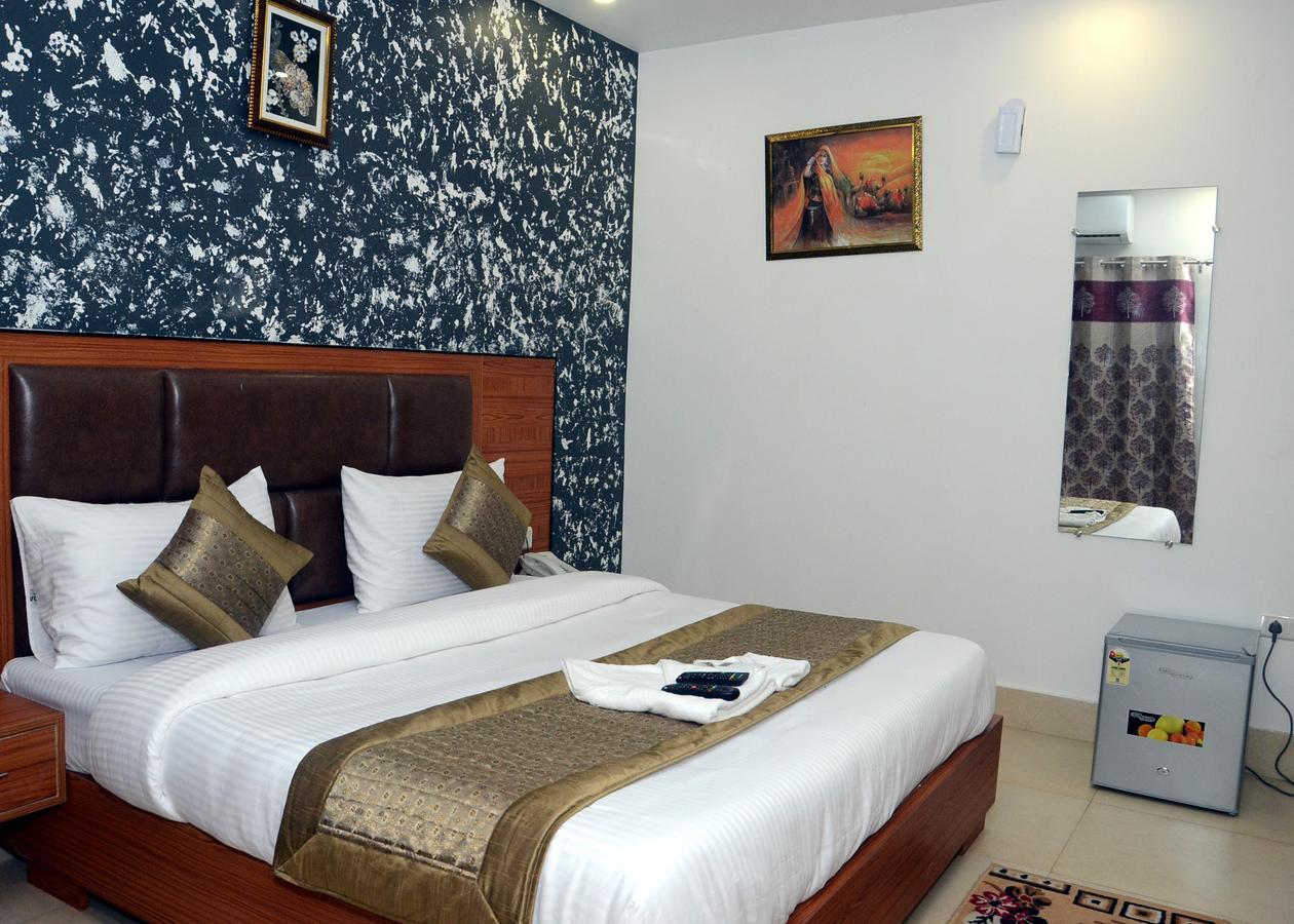 Capital O 13310 Noida Suites Exteriér fotografie