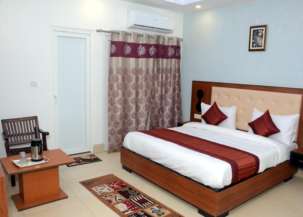 Capital O 13310 Noida Suites Exteriér fotografie